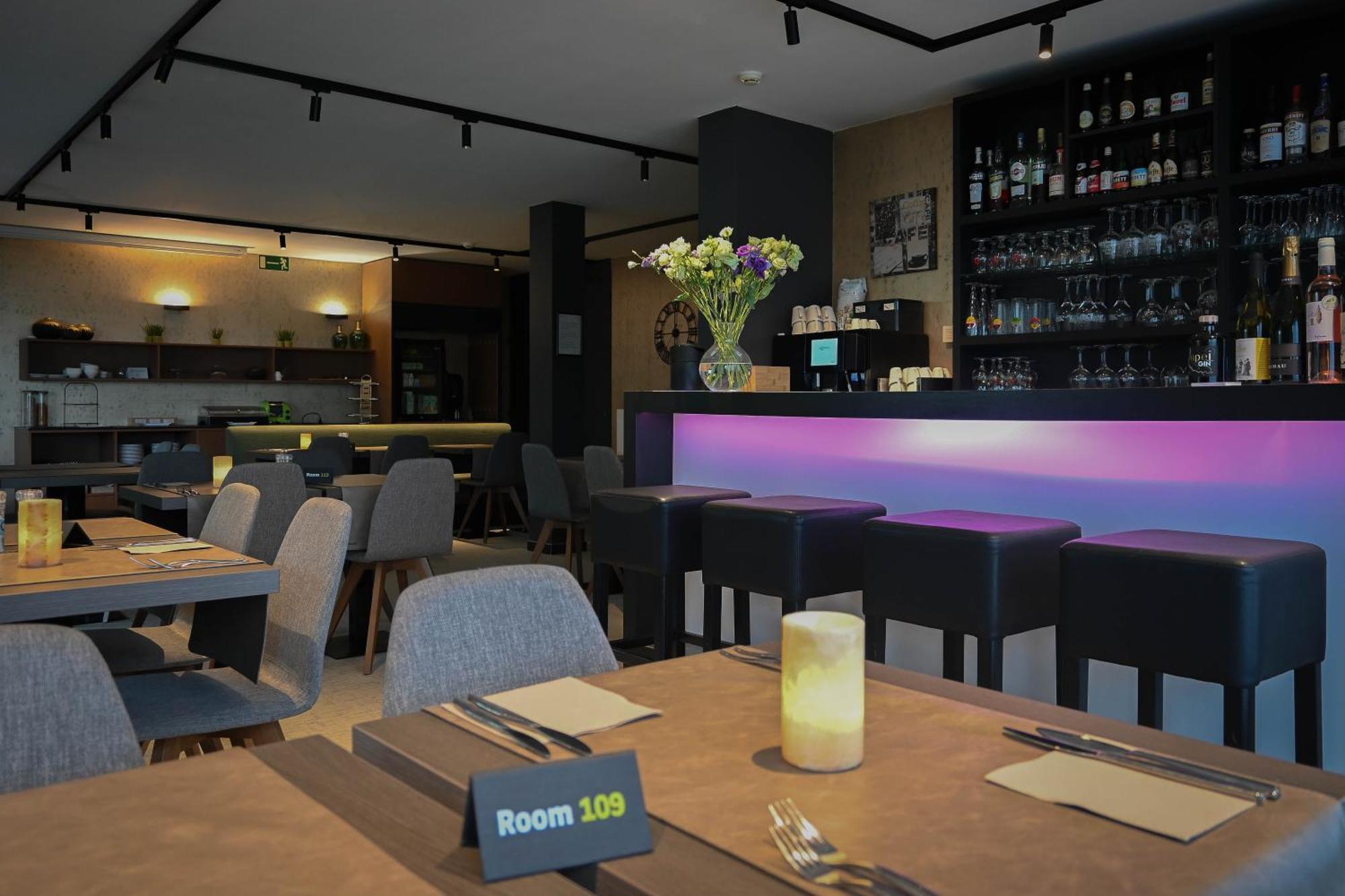 Hotel Essenza Puurs Bagian luar foto