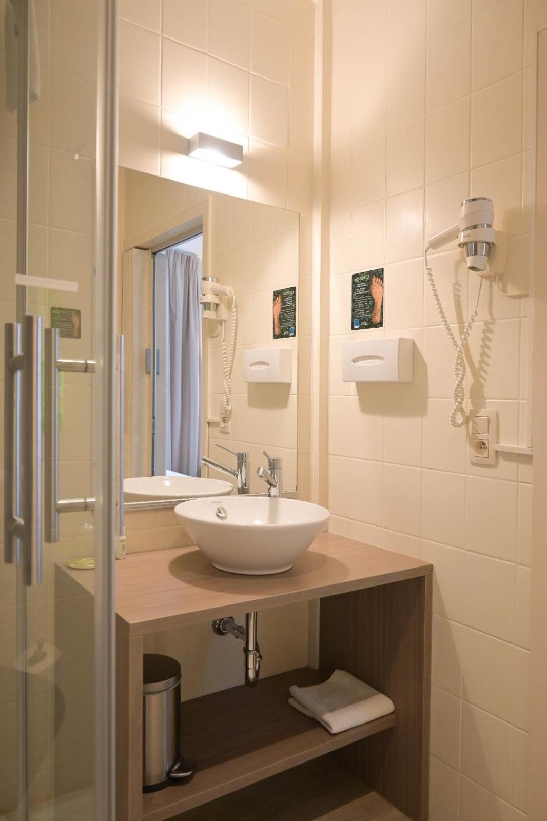 Hotel Essenza Puurs Bagian luar foto