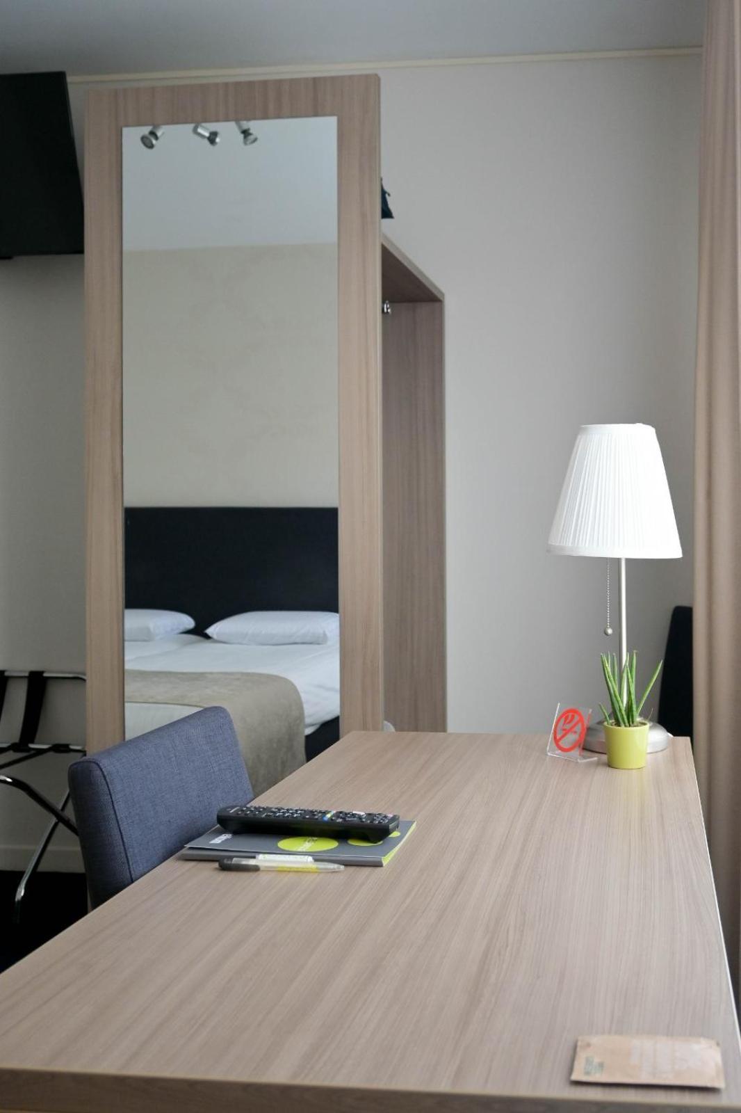 Hotel Essenza Puurs Bagian luar foto